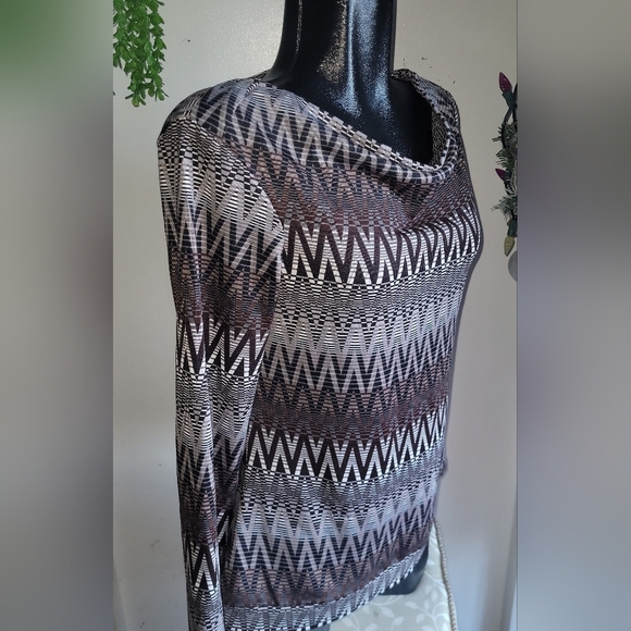 Nicole Benisti Signature Collection Zigzag Patterned Top - Picture 3 of 7